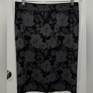 Laura Chic Black and Gray Floral Pencil Skirt